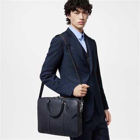 porte habit louis vuitton|Porte Documents Voyage PM Taiga Leather .